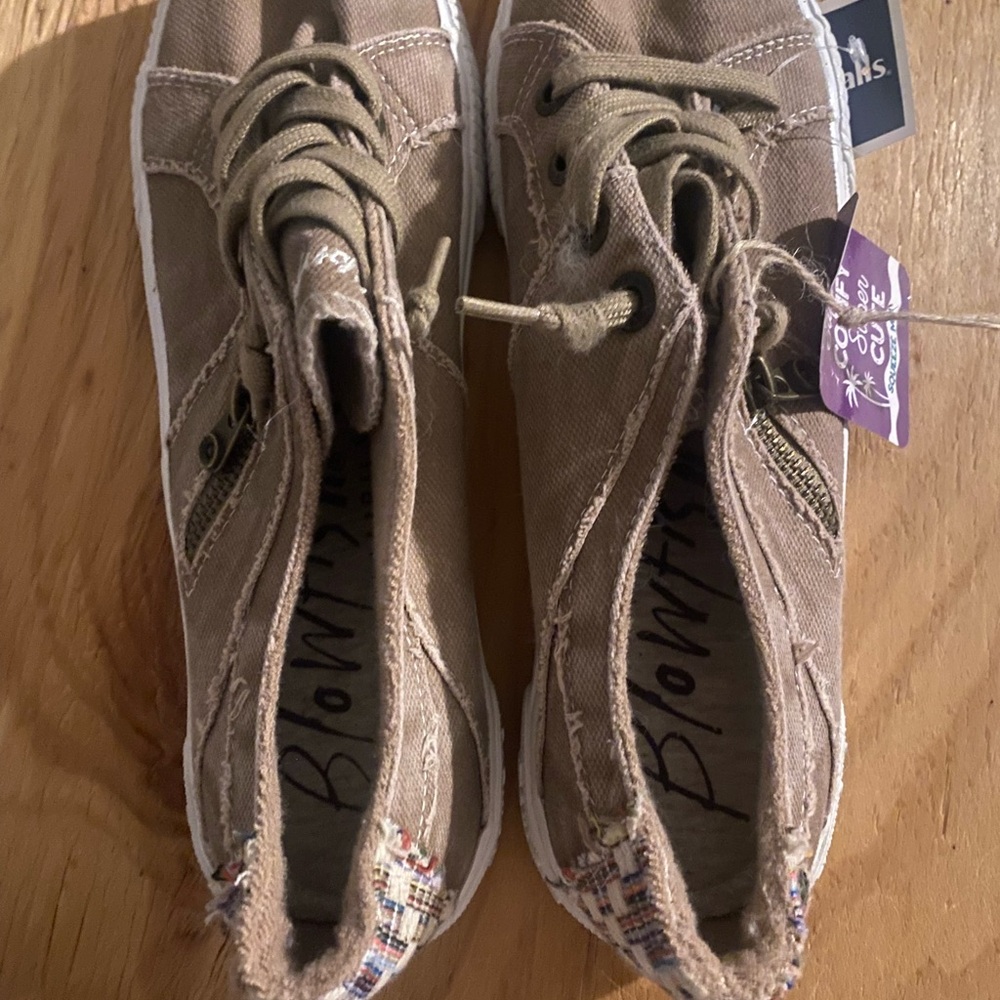 Nwt blowfish shoes size 10